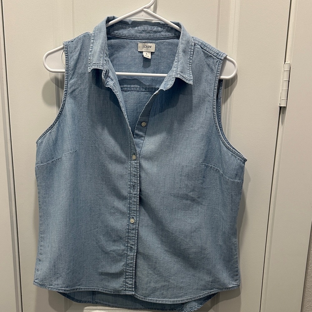 J. Crew Women's Light Blue Denim Sleeveless Button Down Shirt